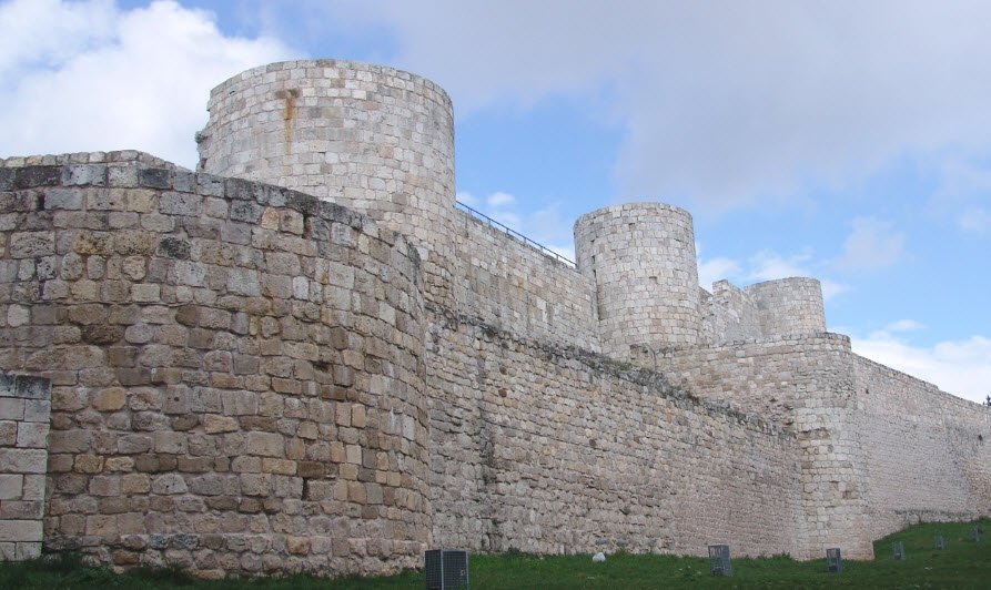 Muralla medieval de Burgos, Spain